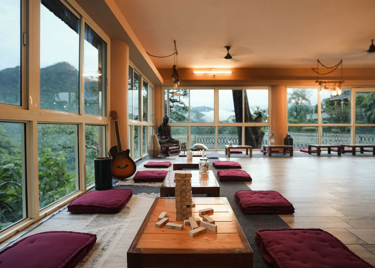Meditation Retreats vs Yoga Retreats: What's the Difference?